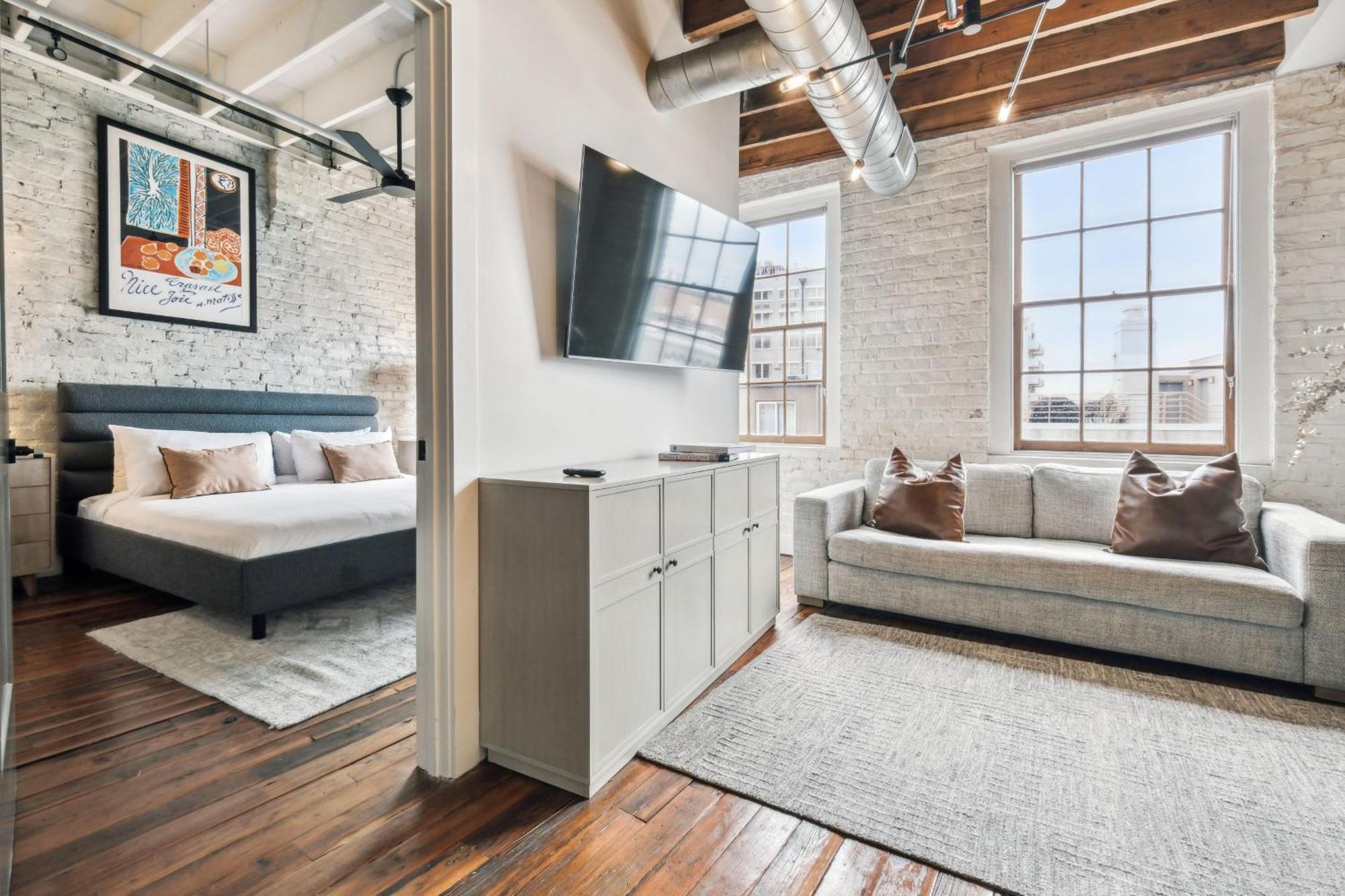 Ironworks Building Apartment *
